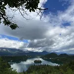 拉维尼可客房酒店