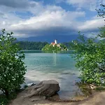 Alojamento de Acomodação e Pequeno-almoço Ravnik