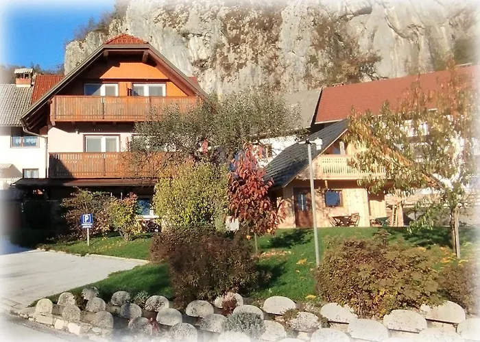 Ravnik Bed & Breakfast