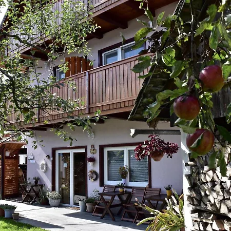 Ravnik Bed & Breakfast 3*