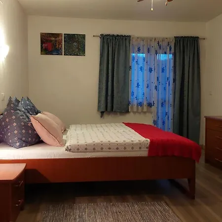 Couette-café Ravnik 3*