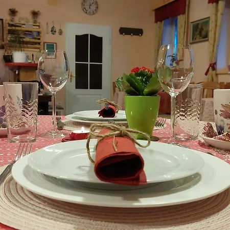 Couette-café Ravnik 3*